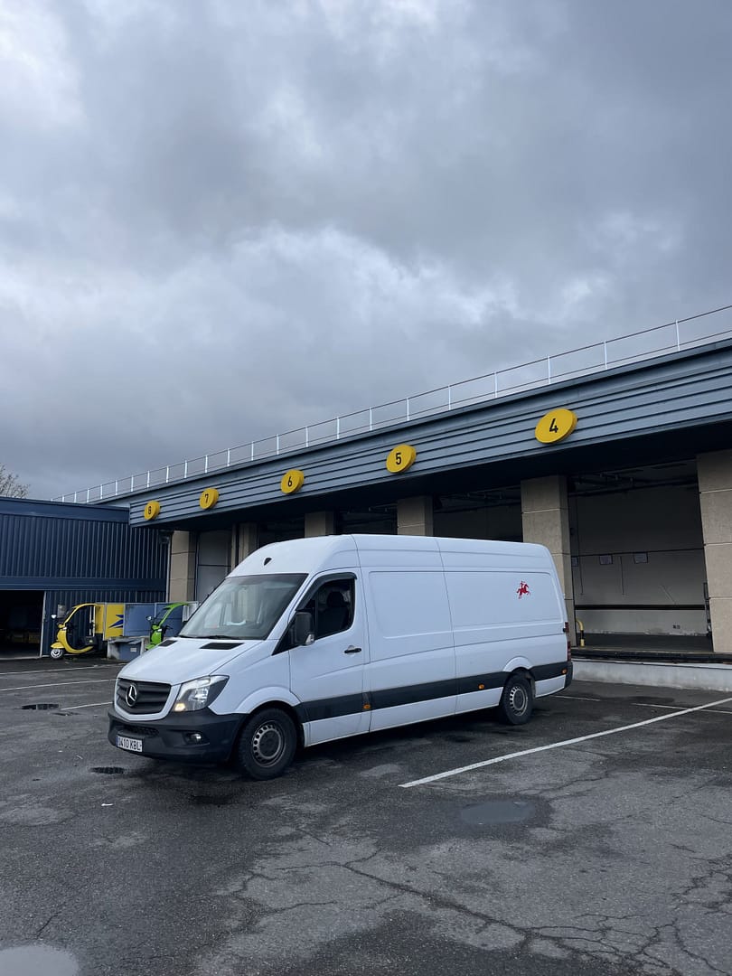 Rutas fijas para cada día o semana, todo tipo de mercancia o vehículo nos adaptamos a las necesidades para cada ruta y envió. Contacta para obtener un presupuesto GRATIS.